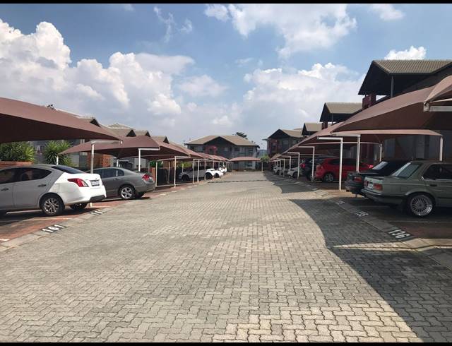 2 BEDROOM TOWNHOUSE FOR SALE IN GLENEAGLES